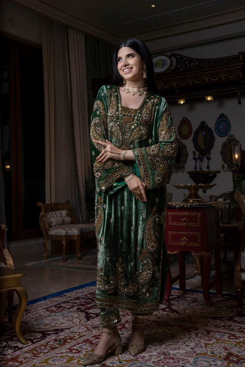 Hand-embroidered Kurti and trouser in green wool French velvet